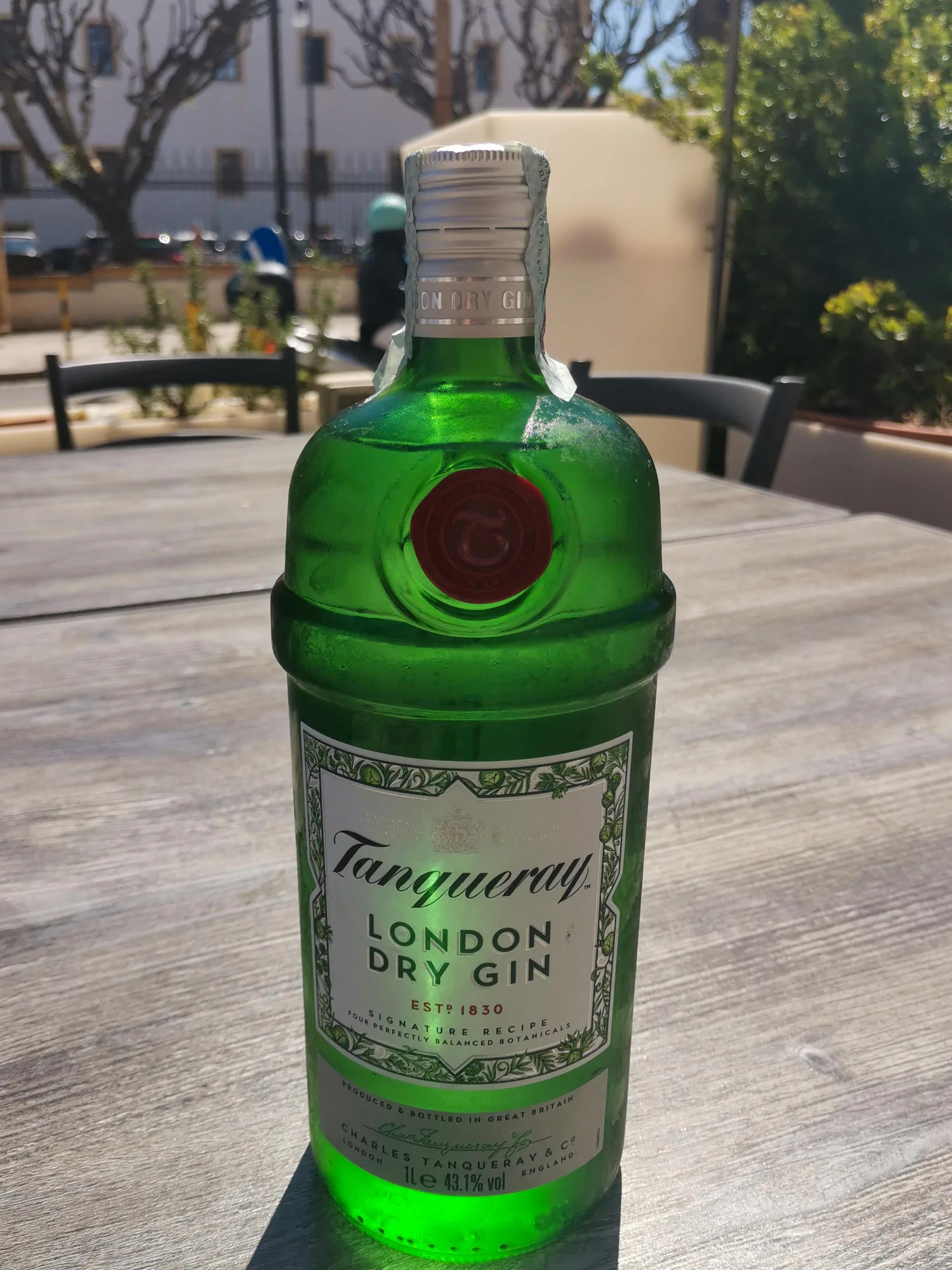 Gin Tanqueray nella selezione di gin del Ristorantino Pizzeria Leone a Palermo